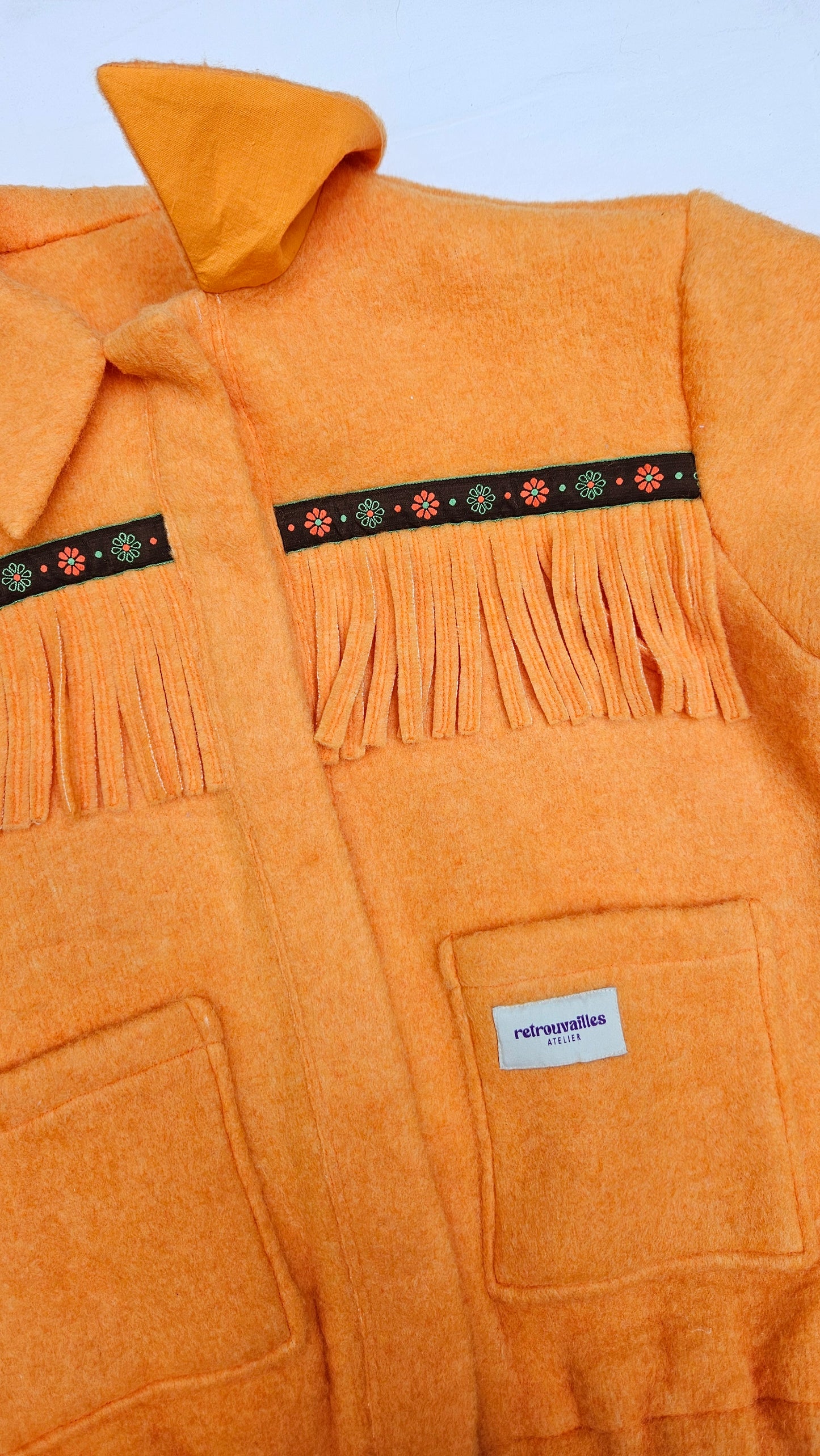 Veste couverture à franges et galon vintage