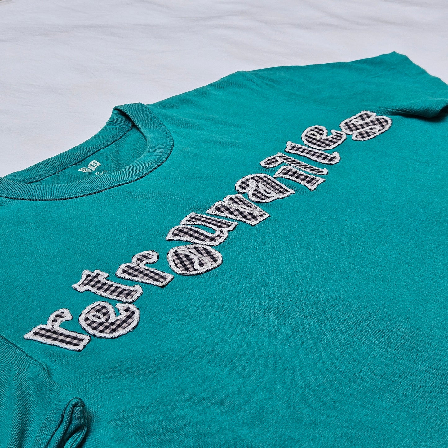 Tee-shirt logo