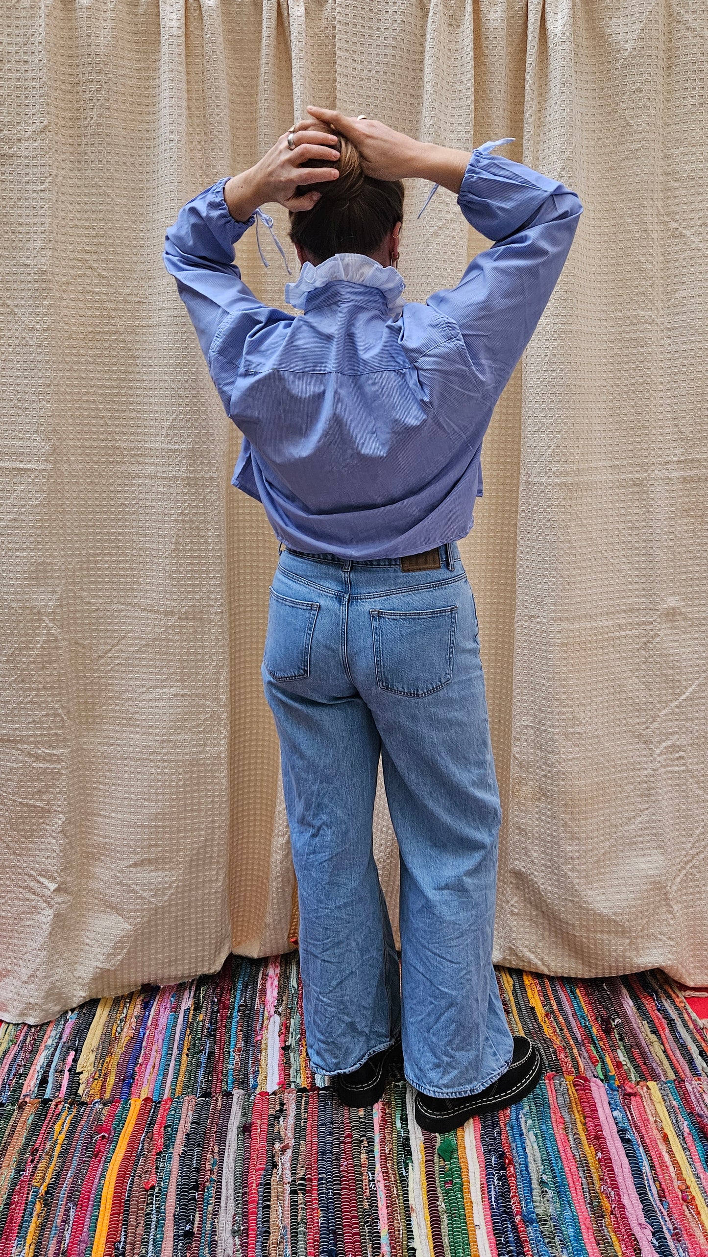 Chemise bicolore à volants