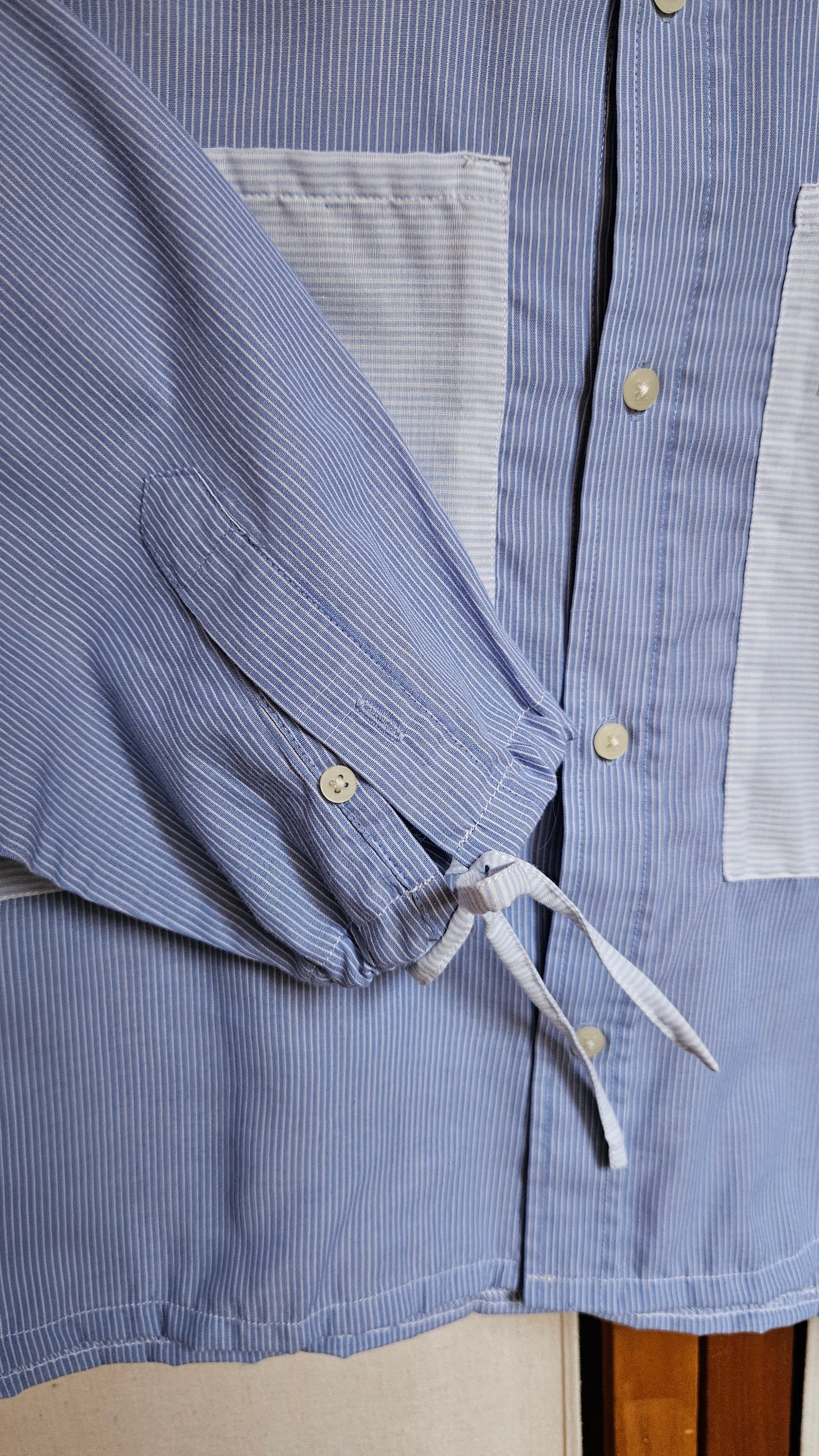 Chemise bicolore à volants