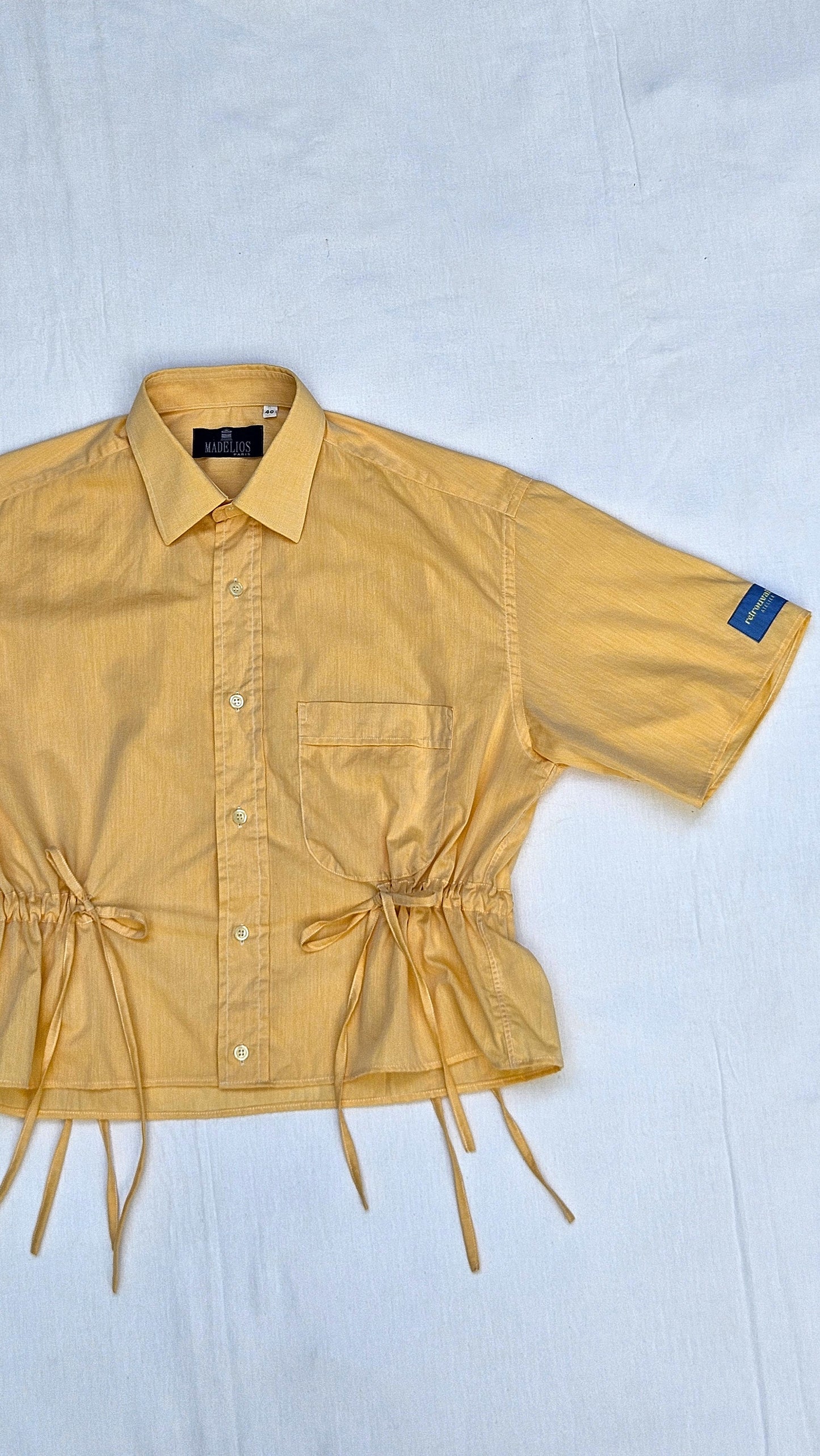 Blouse jaune à nouer