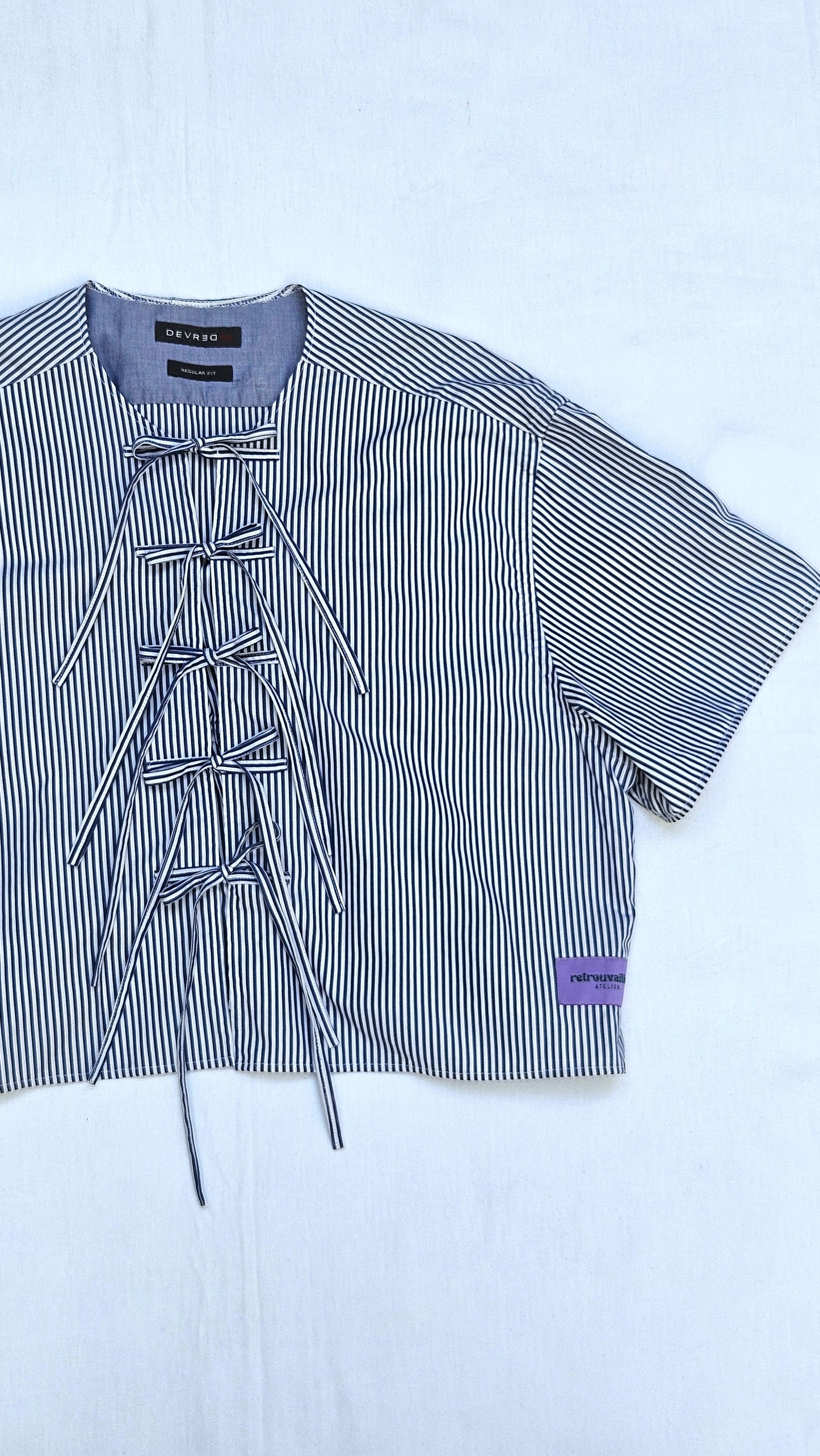 Blouse rayée à nouer