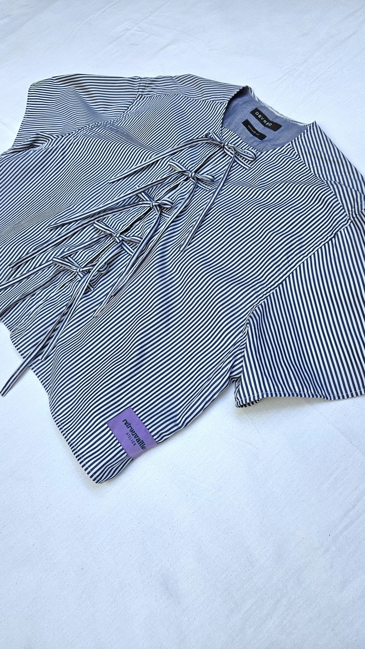 Blouse rayée à nouer