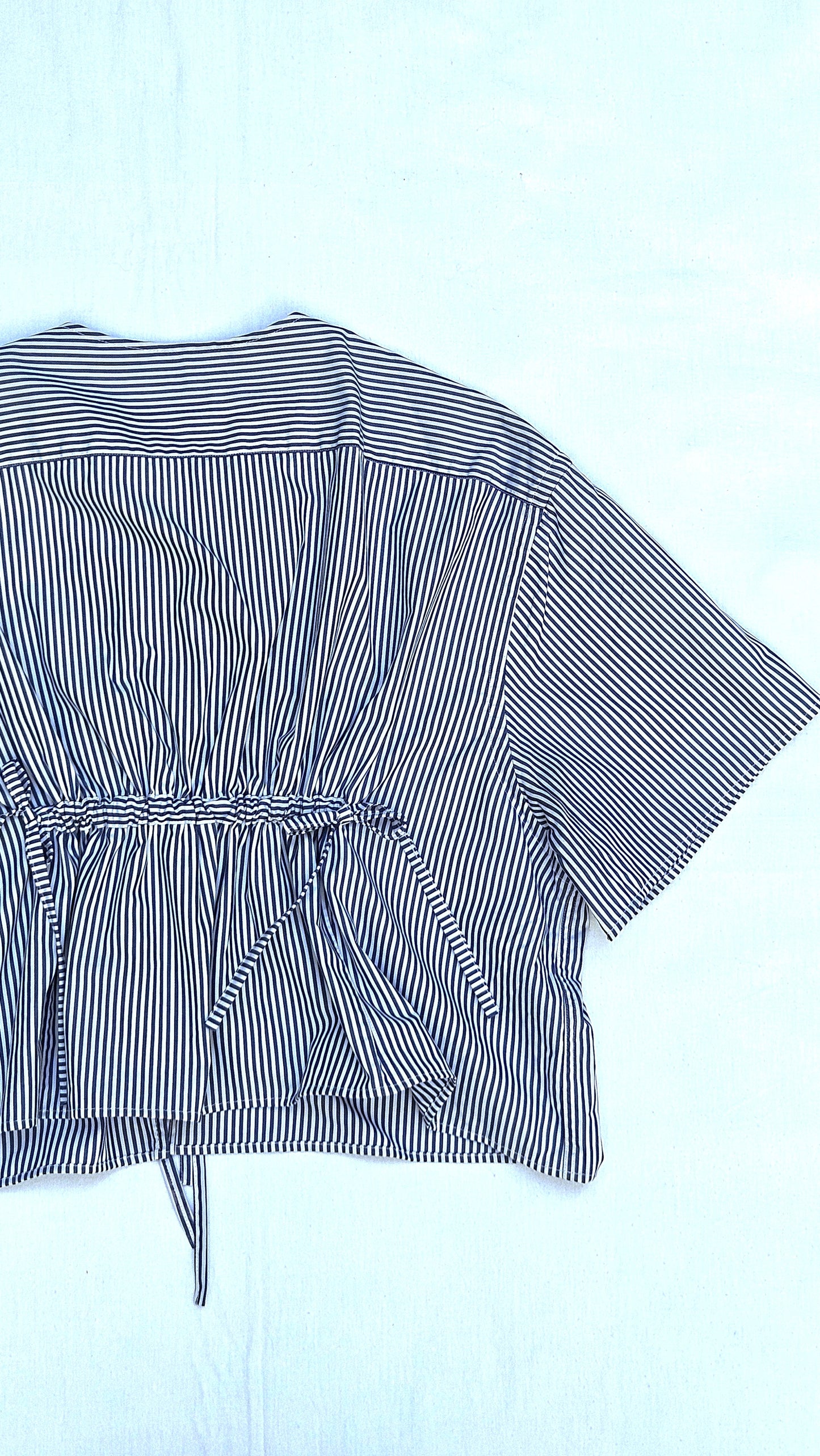 Blouse rayée à nouer