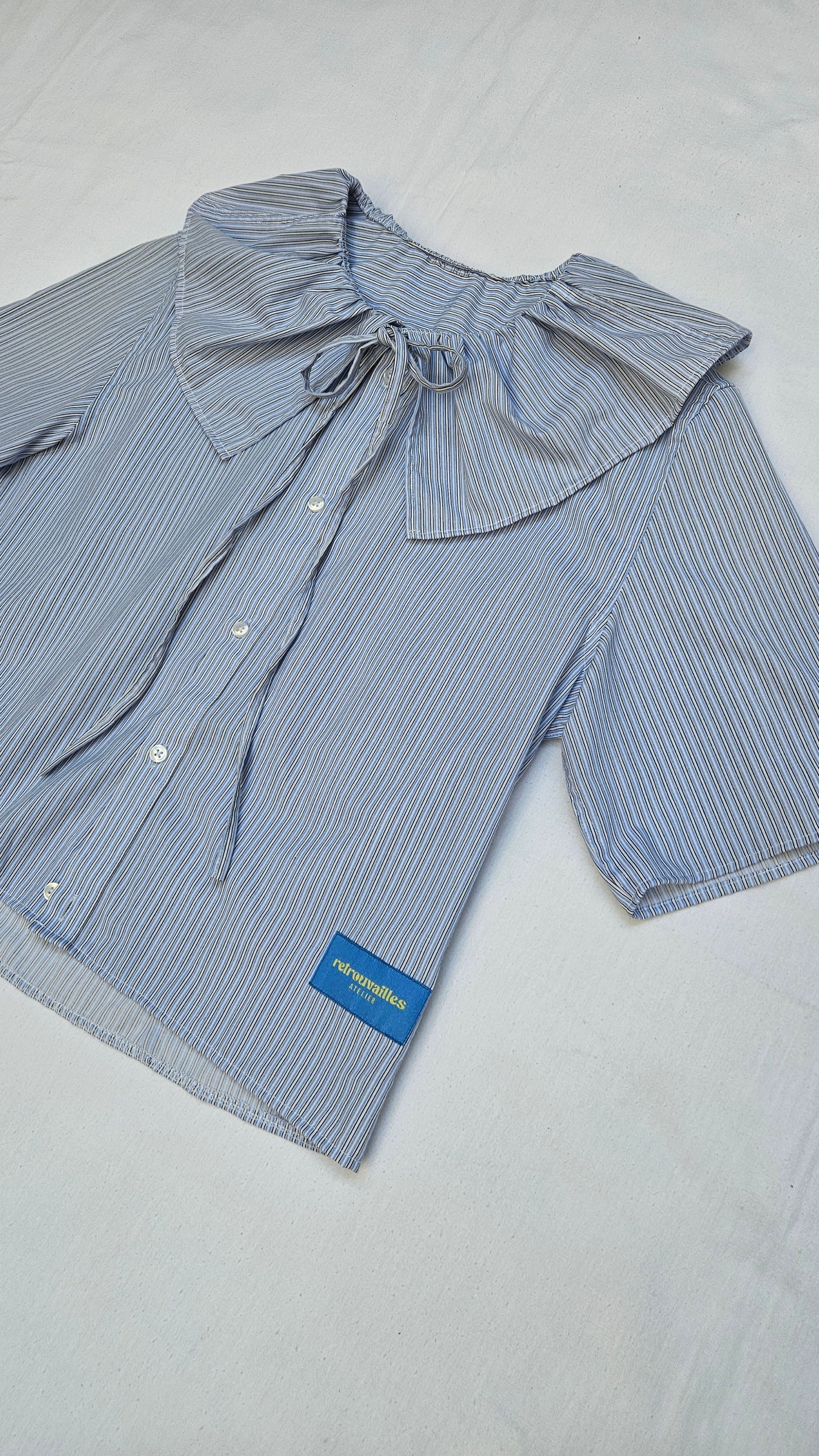Blouse col XL à nouer