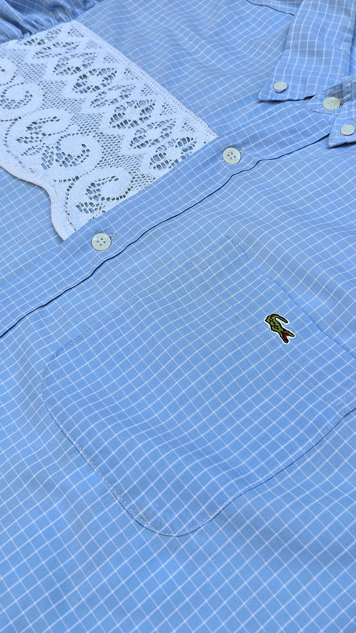 Blouse à crocodile carreaux et dentelle