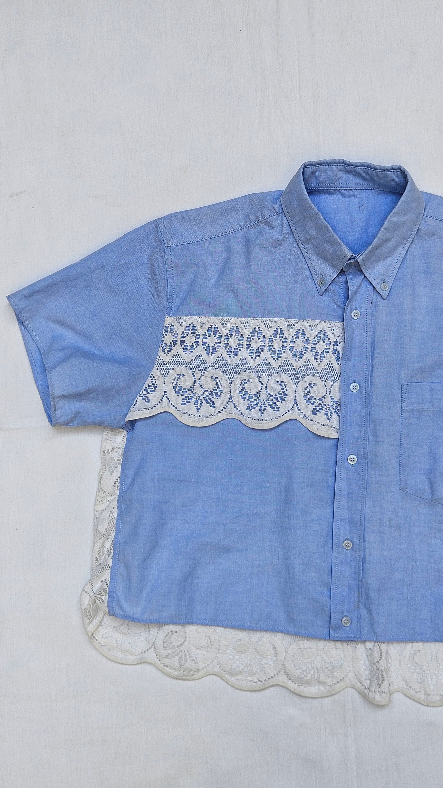 Blouse bleue dentelle
