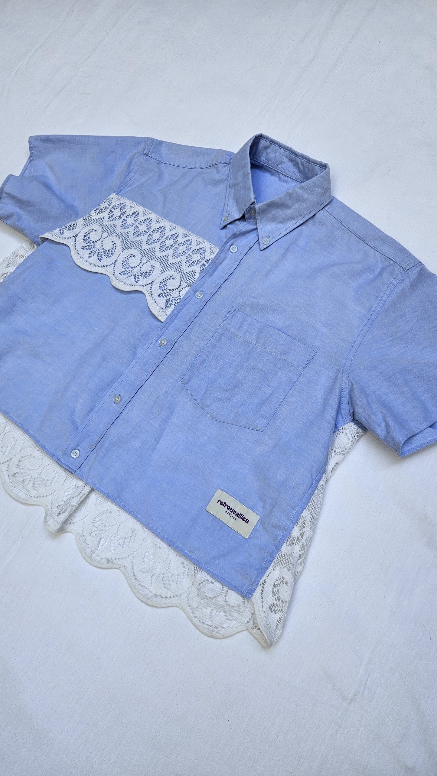 Blouse bleue dentelle
