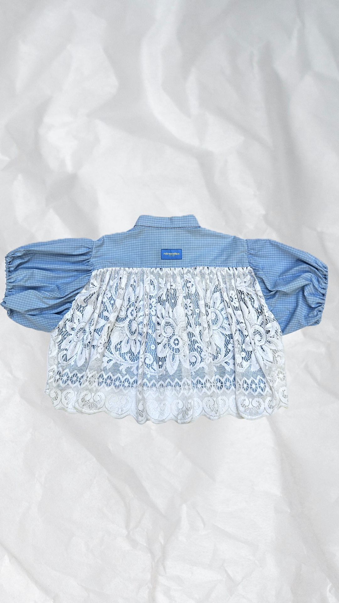 Blouse à crocodile carreaux et dentelle