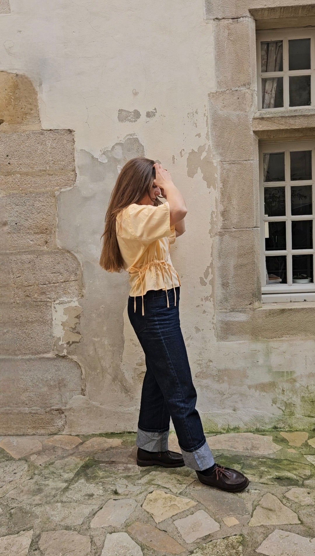 Blouse jaune à nouer