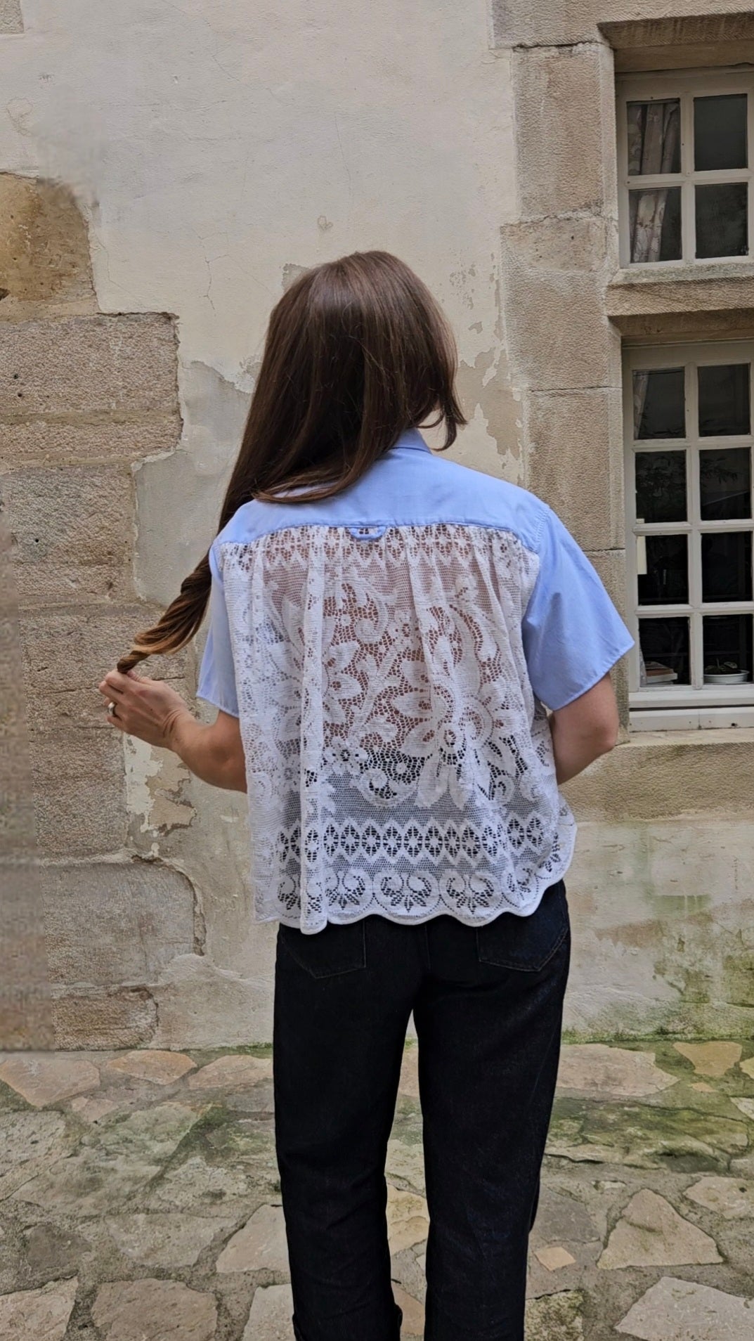 Blouse bleue dentelle