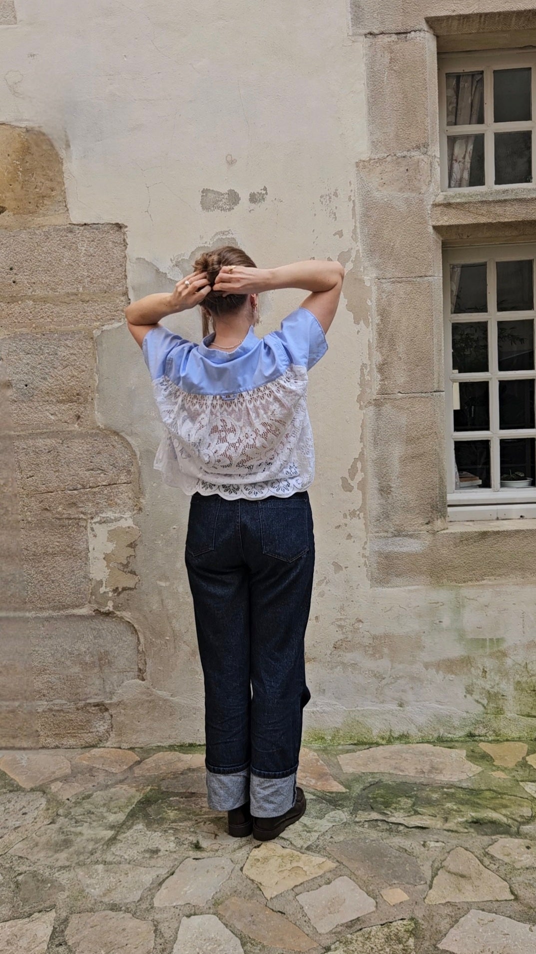 Blouse bleue dentelle