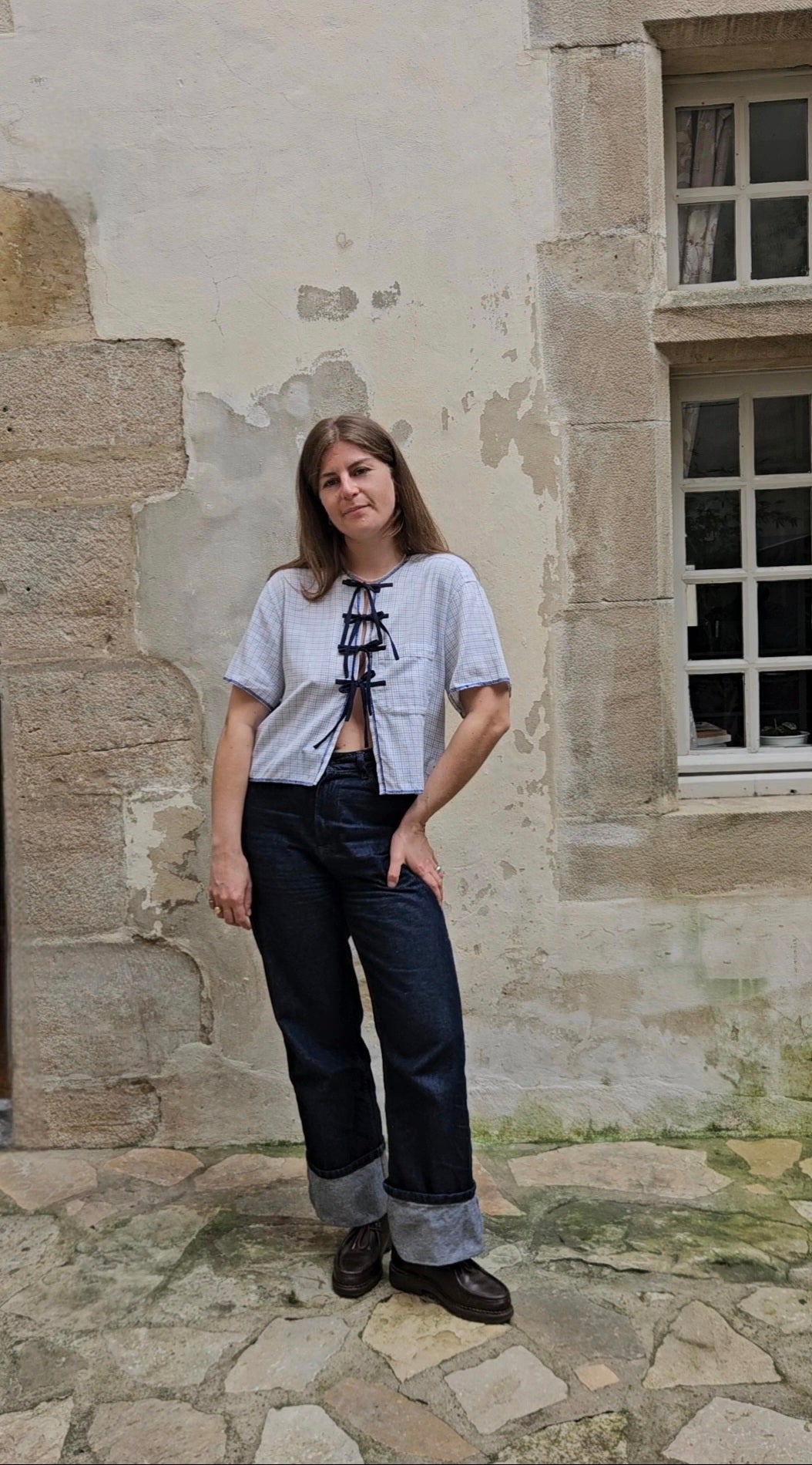 Blouse à carreaux à nouer